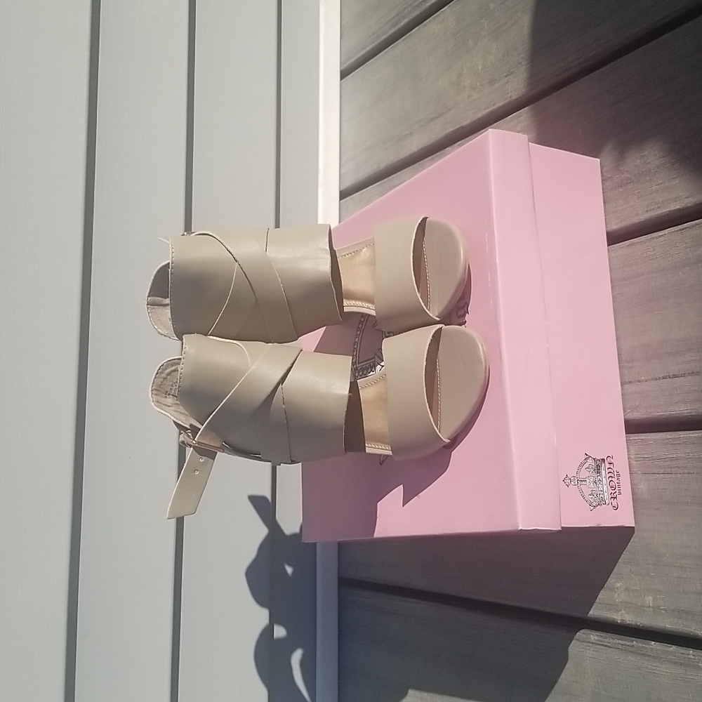 Crown Vintage beige Sandals